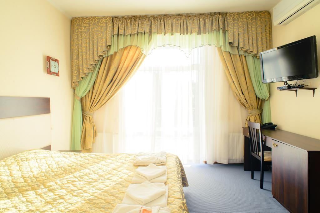彼得罗夫斯基布罗瓦尔酒店 布罗伐利 客房 照片